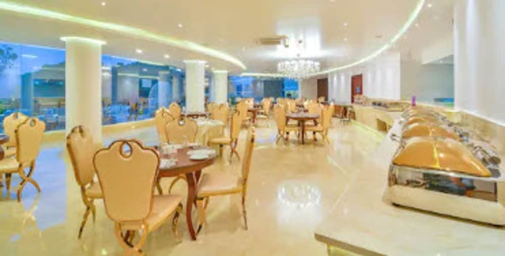 Park Regis Goa — Restaurant & bars in Arpora, Goa
