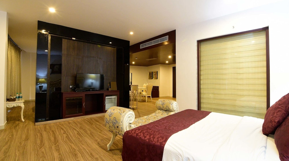 Park Regis Goa — Hotel rooms in Arpora, Goa