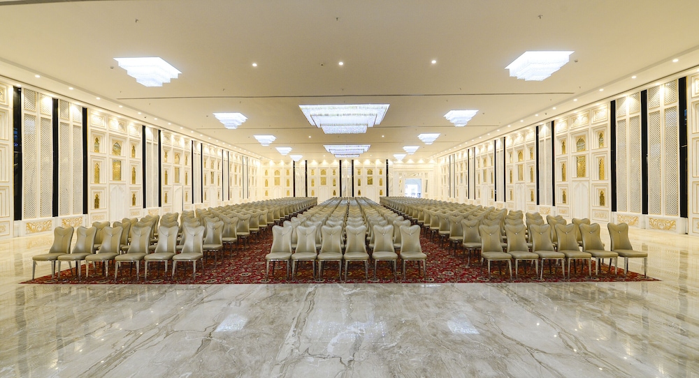 Park Regis Goa — Hotel building in Arpora, Goa
