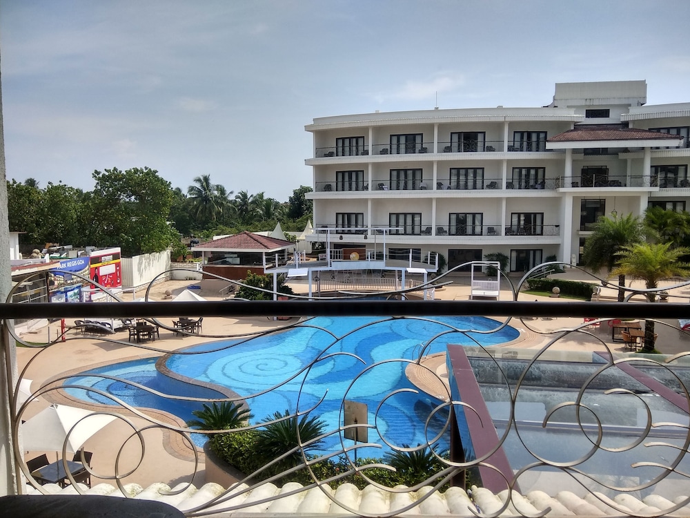 Park Regis Goa — Swimming pool in Arpora, Goa