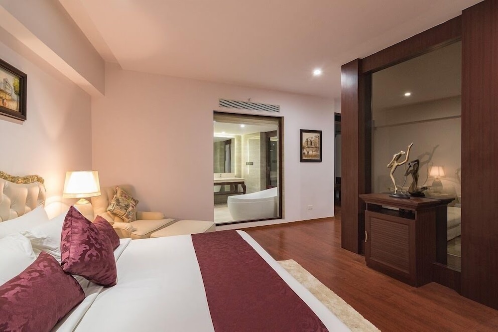 Park Regis Goa — Hotel rooms in Arpora, Goa