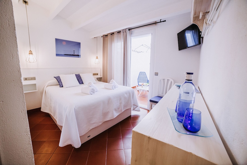 Petit Hotel 5 Fars - Adults Only — Hotel rooms in Ciutadella de Menorca, Balearic Islands