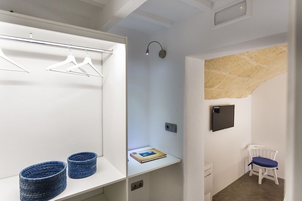 Petit Hotel 5 Fars - Adults Only — Hotel rooms in Ciutadella de Menorca, Balearic Islands
