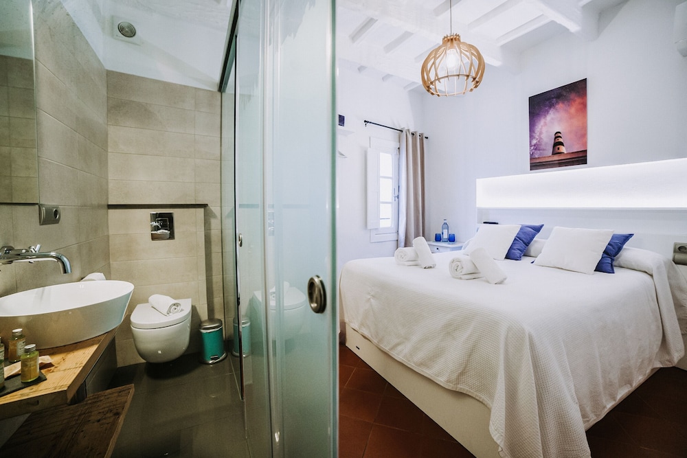 Petit Hotel 5 Fars - Adults Only — Hotel rooms in Ciutadella de Menorca, Balearic Islands