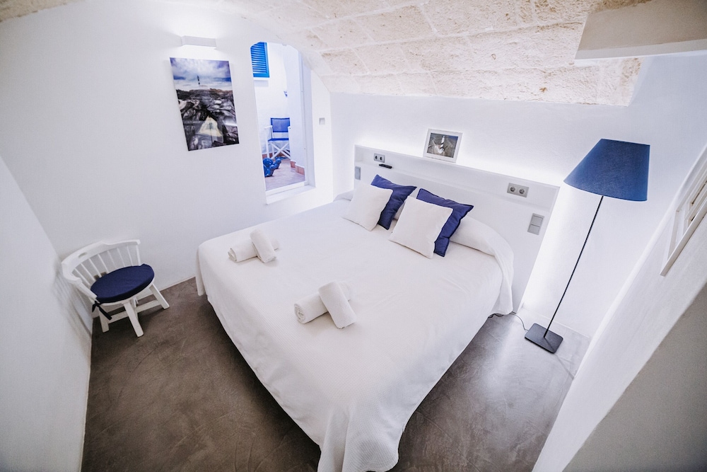 Petit Hotel 5 Fars - Adults Only — Hotel rooms in Ciutadella de Menorca, Balearic Islands
