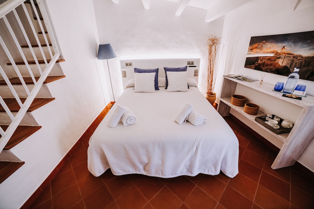 Petit Hotel 5 Fars - Adults Only — Hotel rooms in Ciutadella de Menorca, Balearic Islands