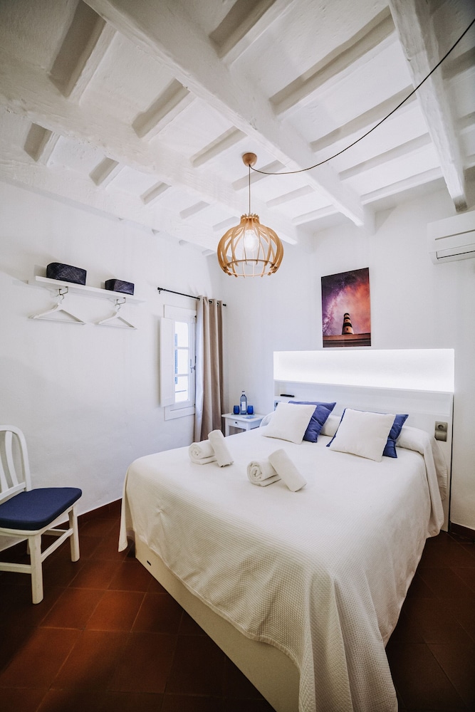 Petit Hotel 5 Fars - Adults Only — Hotel rooms in Ciutadella de Menorca, Balearic Islands