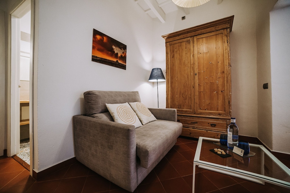 Petit Hotel 5 Fars - Adults Only — Hotel rooms in Ciutadella de Menorca, Balearic Islands
