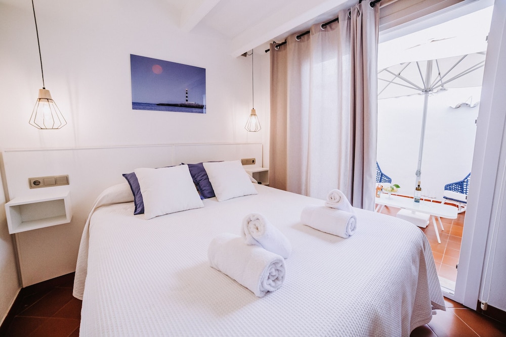 Petit Hotel 5 Fars - Adults Only — Hotel rooms in Ciutadella de Menorca, Balearic Islands