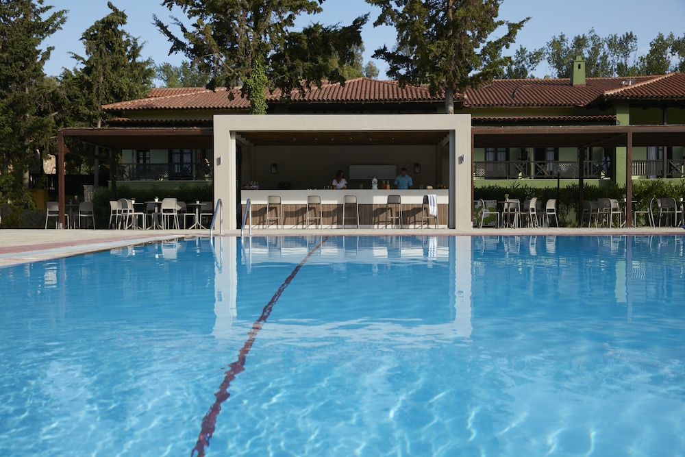 Simantro Resort — Swimming pool in Sani, Central Macedonia