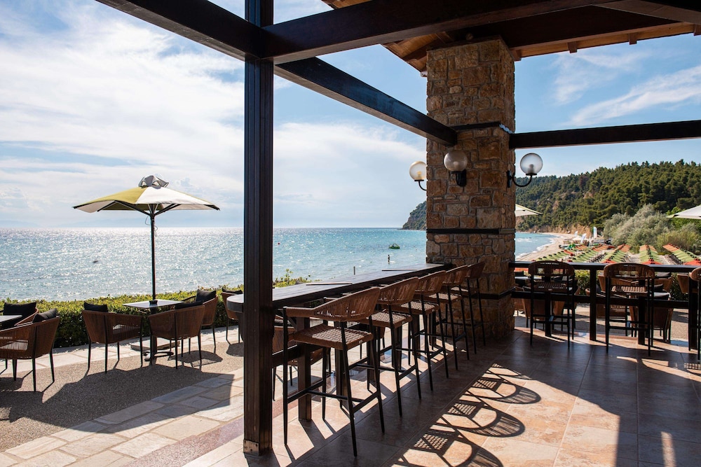 Simantro Resort — Restaurant & bars in Sani, Central Macedonia