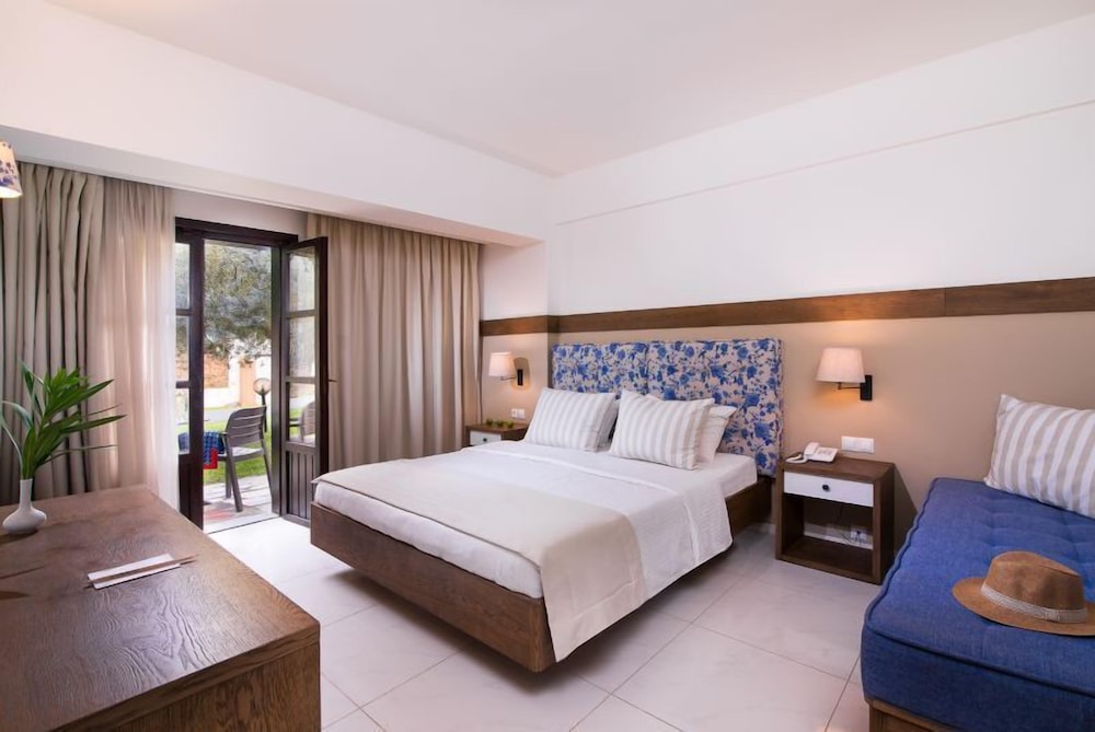 Simantro Resort — Hotel rooms in Sani, Central Macedonia