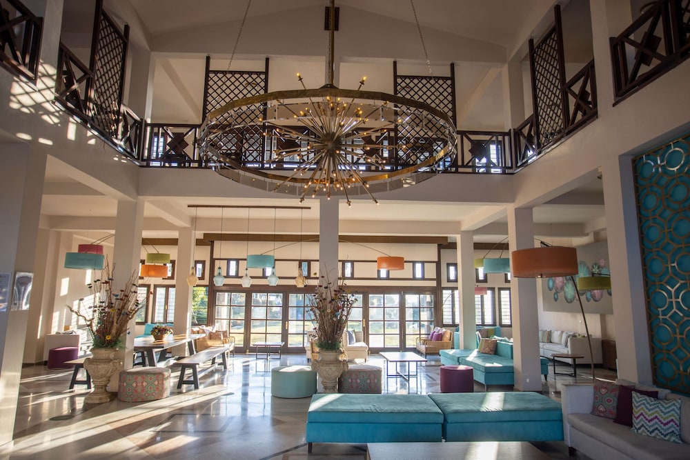 Simantro Resort — Hotel building in Sani, Central Macedonia