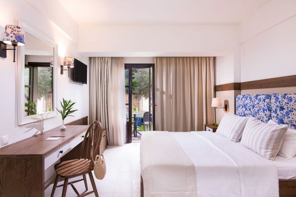 Simantro Resort — Hotel rooms in Sani, Central Macedonia