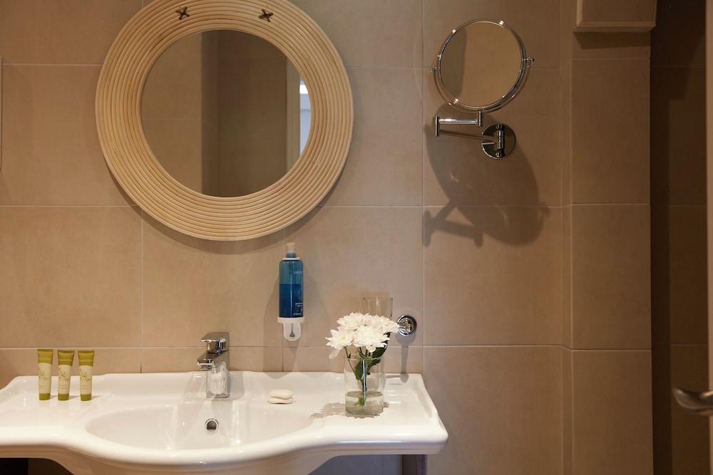 Simantro Resort — Hotel rooms in Sani, Central Macedonia