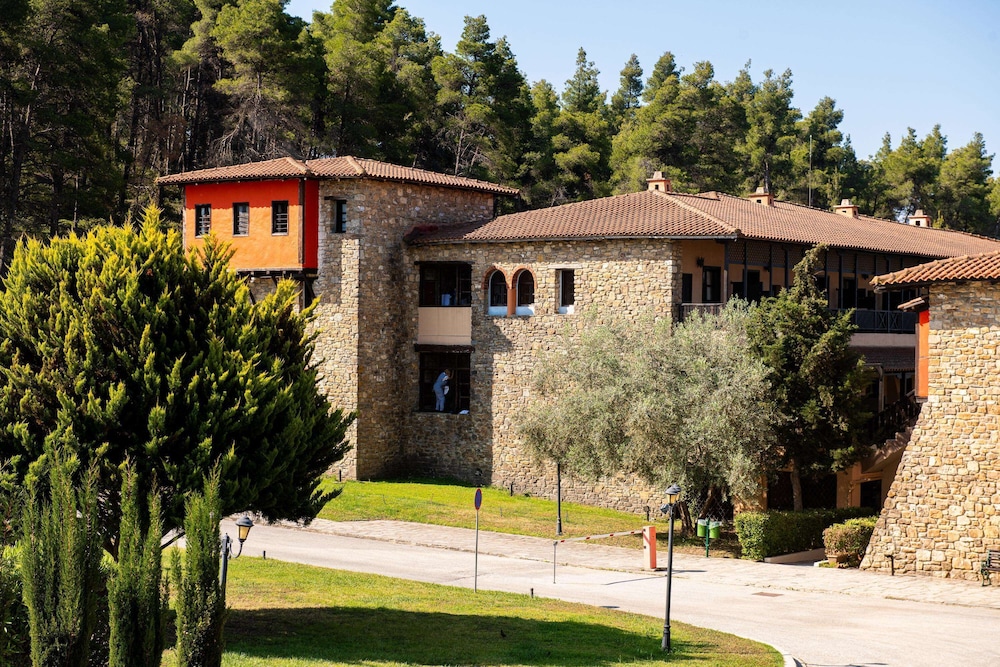 Simantro Resort — Hotel building in Sani, Central Macedonia