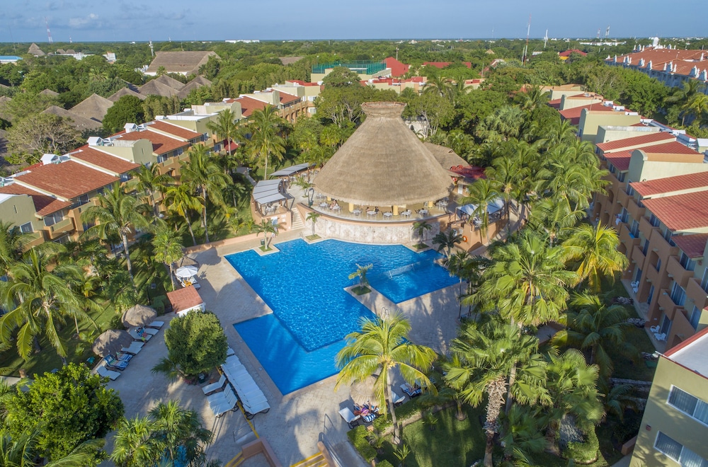 Viva Azteca by Wyndham, A Trademark  Resort — Swimming pool in Playa del Carmen, Quintana Roo