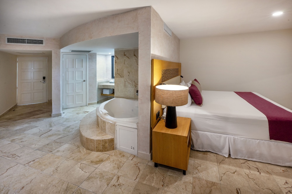 Viva Azteca by Wyndham, A Trademark  Resort — Hotel rooms in Playa del Carmen, Quintana Roo