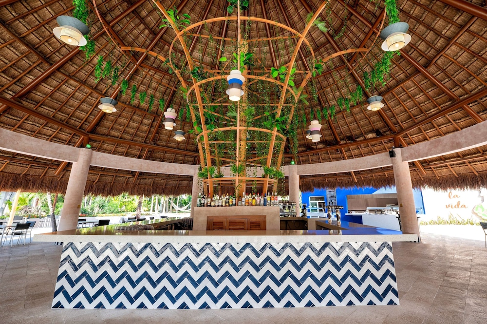 Viva Azteca by Wyndham, A Trademark  Resort — Restaurant & bars in Playa del Carmen, Quintana Roo
