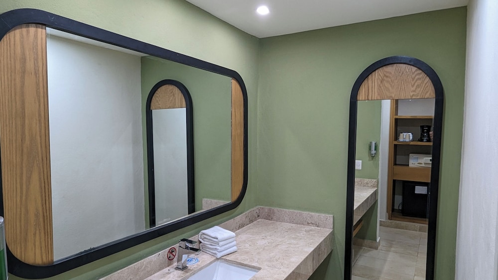 Viva Azteca by Wyndham, A Trademark  Resort — Hotel rooms in Playa del Carmen, Quintana Roo