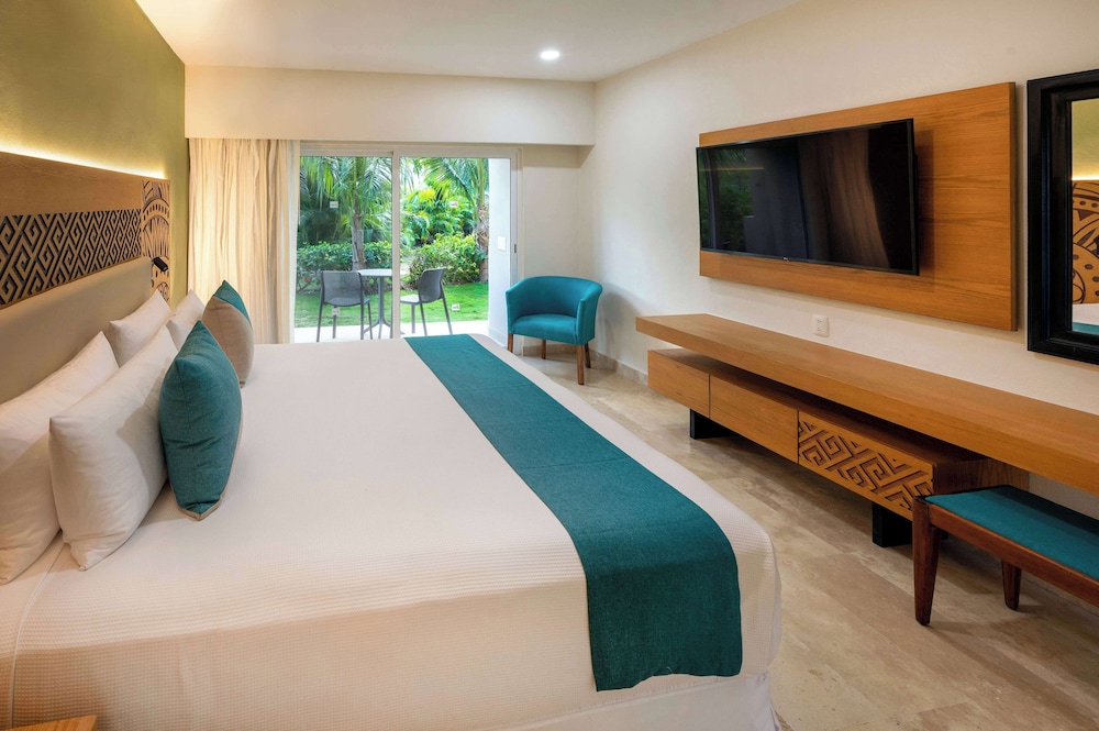Viva Azteca by Wyndham, A Trademark  Resort — Hotel rooms in Playa del Carmen, Quintana Roo