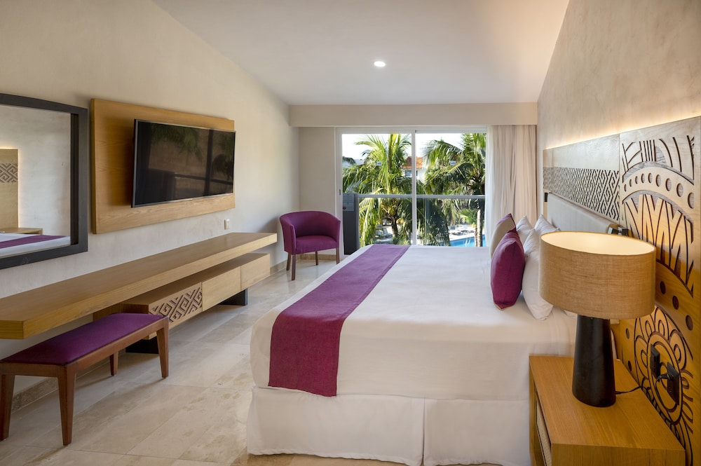Viva Azteca by Wyndham, A Trademark  Resort — Hotel rooms in Playa del Carmen, Quintana Roo