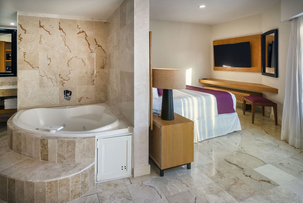 Viva Azteca by Wyndham, A Trademark  Resort — Hotel rooms in Playa del Carmen, Quintana Roo