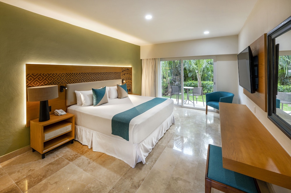 Viva Azteca by Wyndham, A Trademark  Resort — Hotel rooms in Playa del Carmen, Quintana Roo