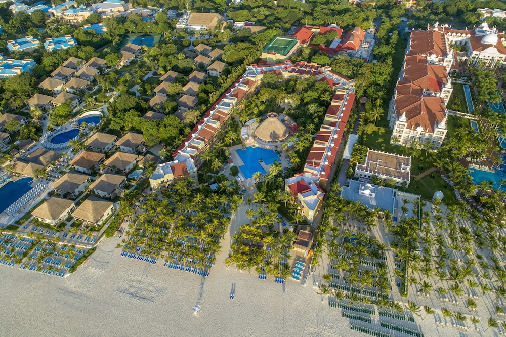 Viva Azteca by Wyndham, A Trademark  Resort — Hotel building in Playa del Carmen, Quintana Roo