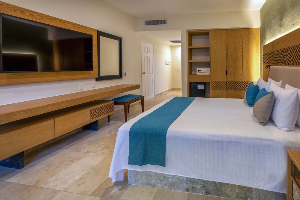 Viva Azteca by Wyndham, A Trademark  Resort — Hotel rooms in Playa del Carmen, Quintana Roo