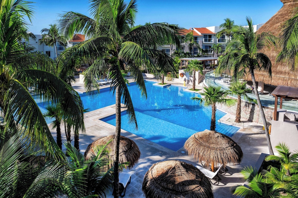 Viva Azteca by Wyndham, A Trademark  Resort — Swimming pool in Playa del Carmen, Quintana Roo