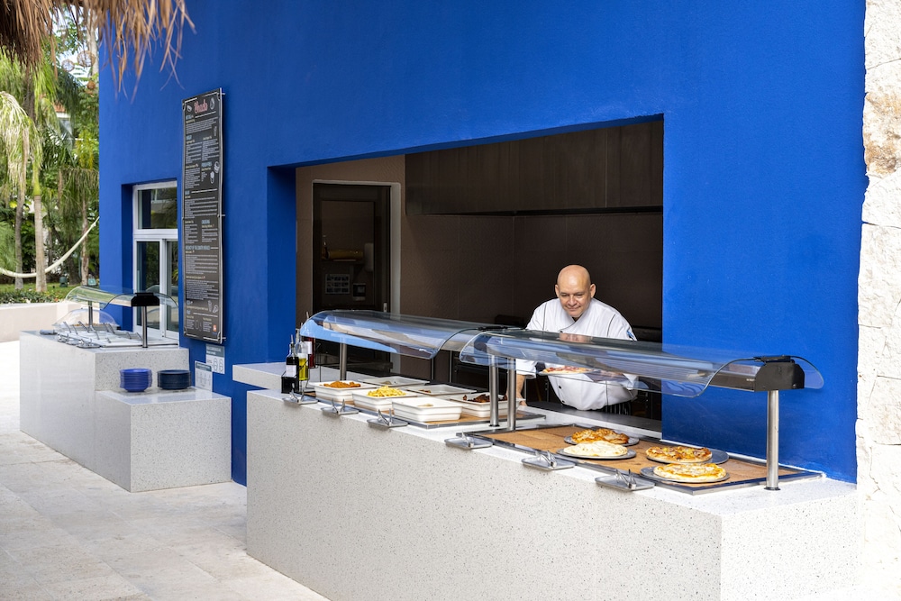 Viva Azteca by Wyndham, A Trademark  Resort — Restaurant & bars in Playa del Carmen, Quintana Roo