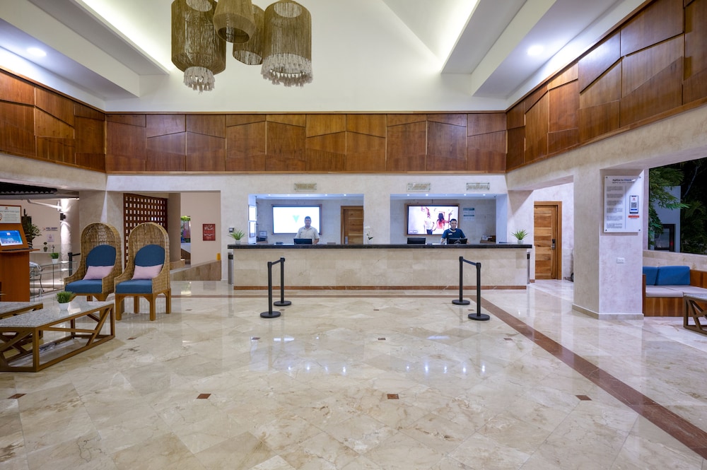 Viva Azteca by Wyndham, A Trademark  Resort — Hotel building in Playa del Carmen, Quintana Roo
