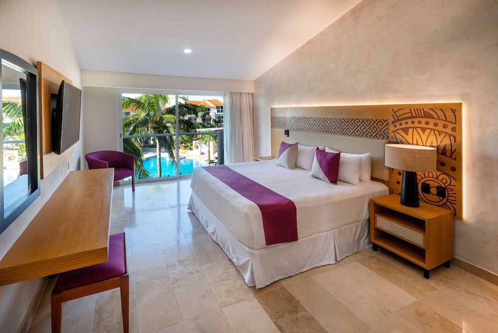 Viva Azteca by Wyndham, A Trademark  Resort — Hotel rooms in Playa del Carmen, Quintana Roo