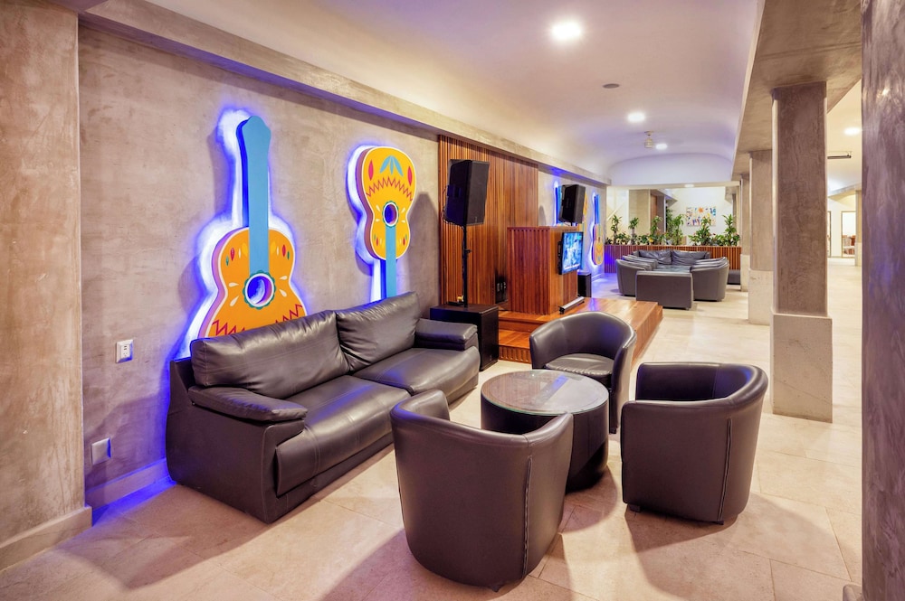 Viva Azteca by Wyndham, A Trademark  Resort — Restaurant & bars in Playa del Carmen, Quintana Roo