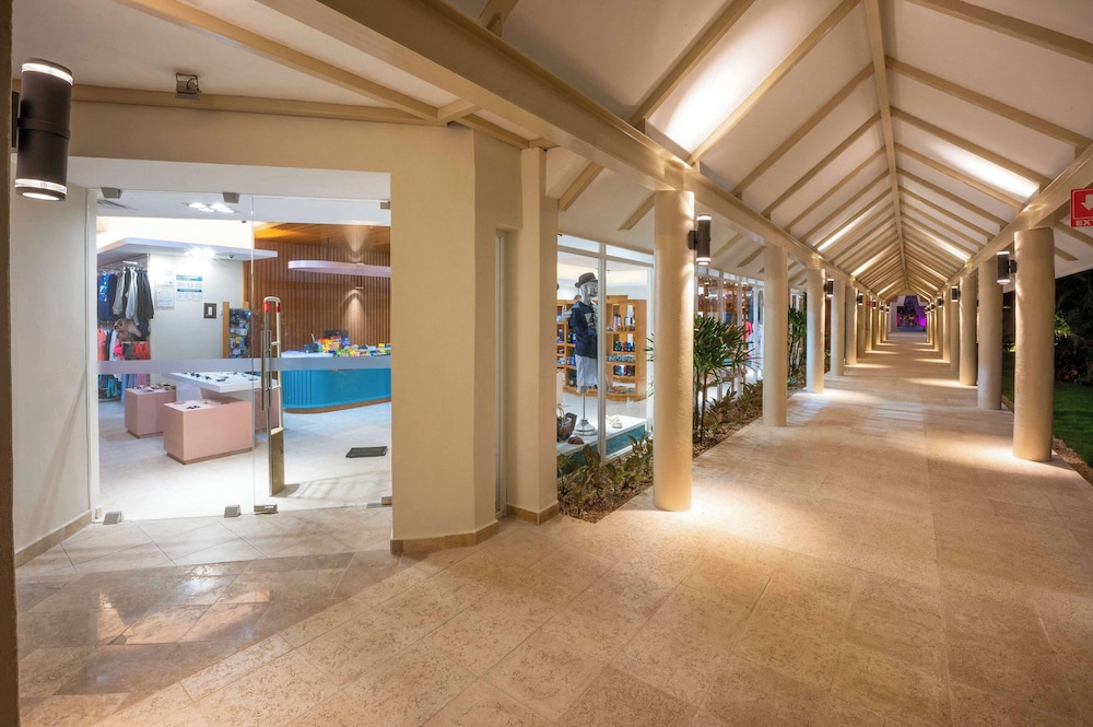 Viva Azteca by Wyndham, A Trademark  Resort — Hotel building in Playa del Carmen, Quintana Roo