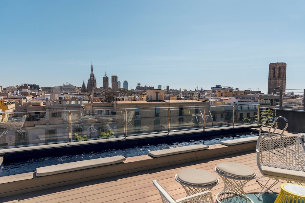 Hotel Bagues a Small Luxury Hotels of the World — Swimming pool in Barcelona, Catalonia