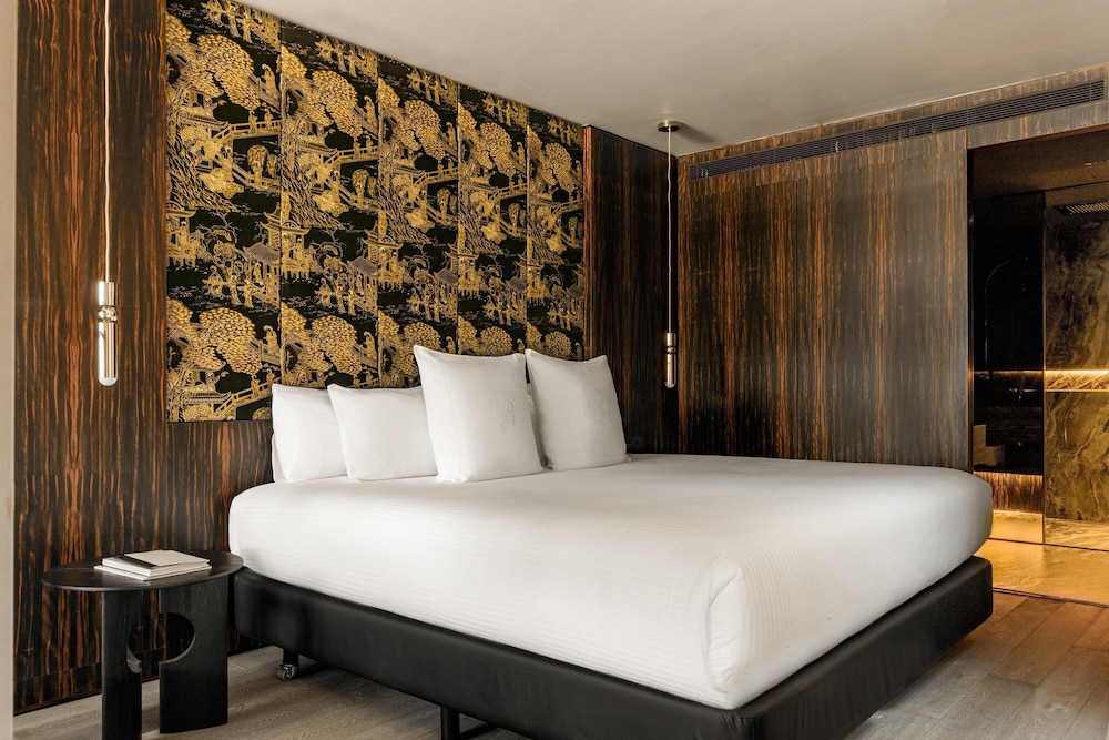 Hotel Bagues a Small Luxury Hotels of the World — Hotel rooms in Barcelona, Catalonia