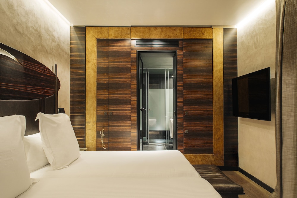 Hotel Bagues a Small Luxury Hotels of the World — Hotel rooms in Barcelona, Catalonia