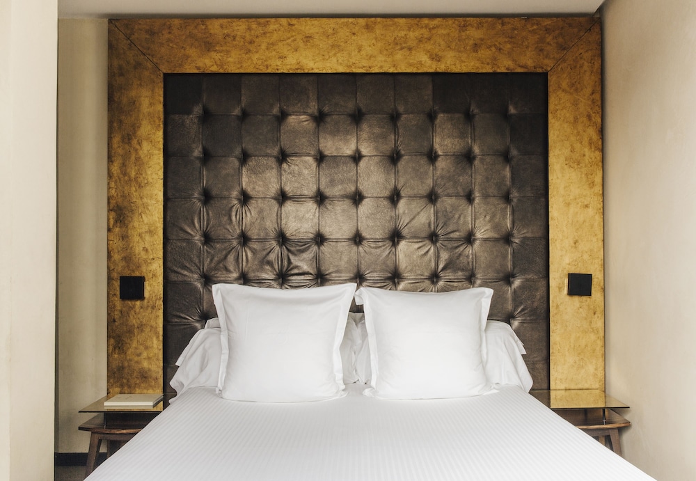Hotel Bagues a Small Luxury Hotels of the World — Hotel rooms in Barcelona, Catalonia