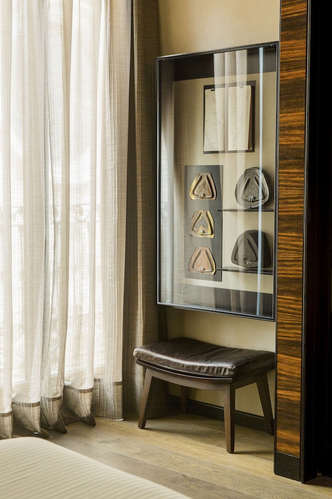 Hotel Bagues a Small Luxury Hotels of the World — Hotel rooms in Barcelona, Catalonia