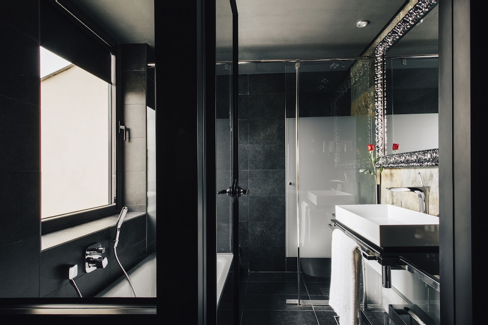 Hotel Bagues a Small Luxury Hotels of the World — Hotel rooms in Barcelona, Catalonia