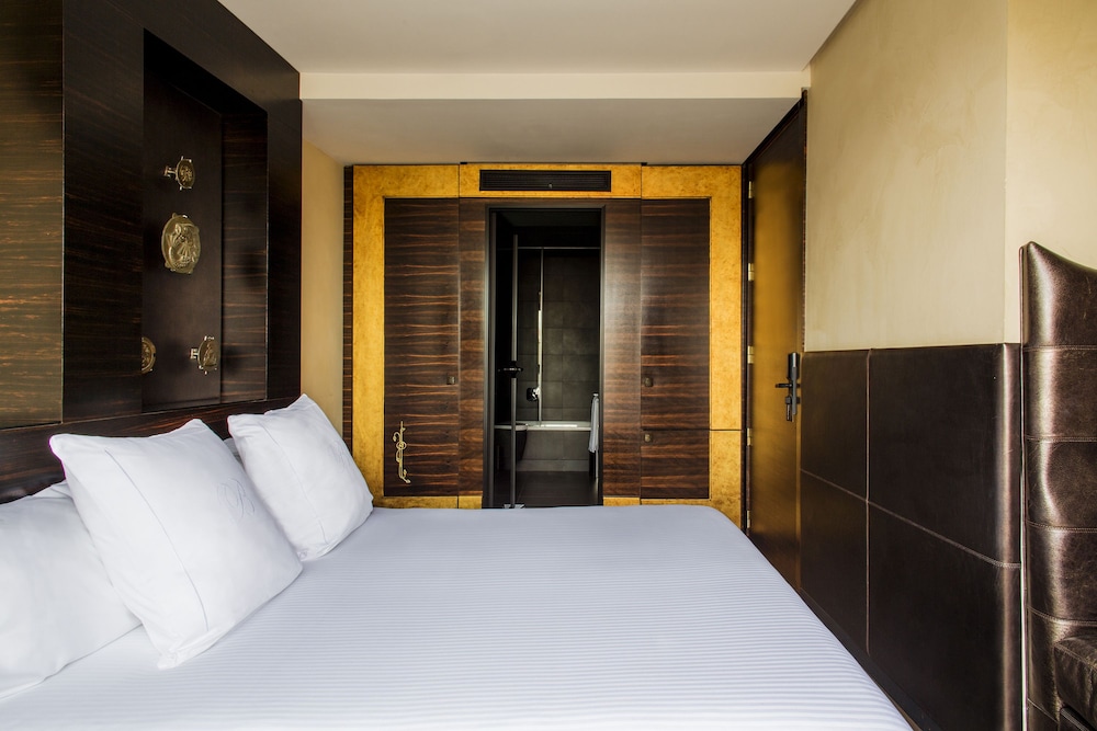 Hotel Bagues a Small Luxury Hotels of the World — Hotel rooms in Barcelona, Catalonia