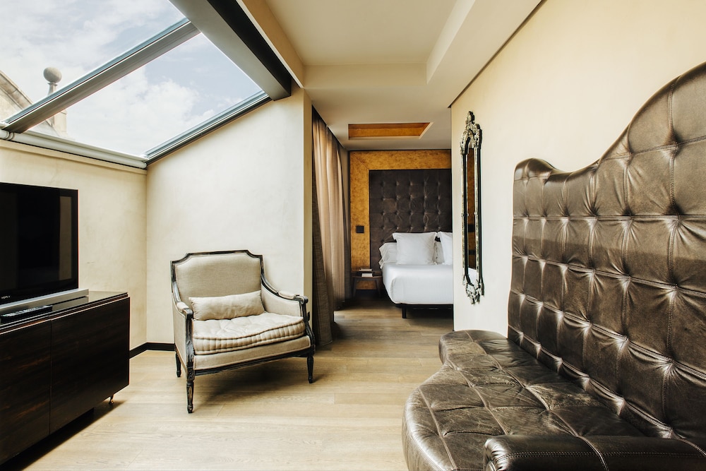 Hotel Bagues a Small Luxury Hotels of the World — Hotel rooms in Barcelona, Catalonia
