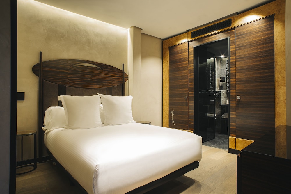 Hotel Bagues a Small Luxury Hotels of the World — Hotel rooms in Barcelona, Catalonia