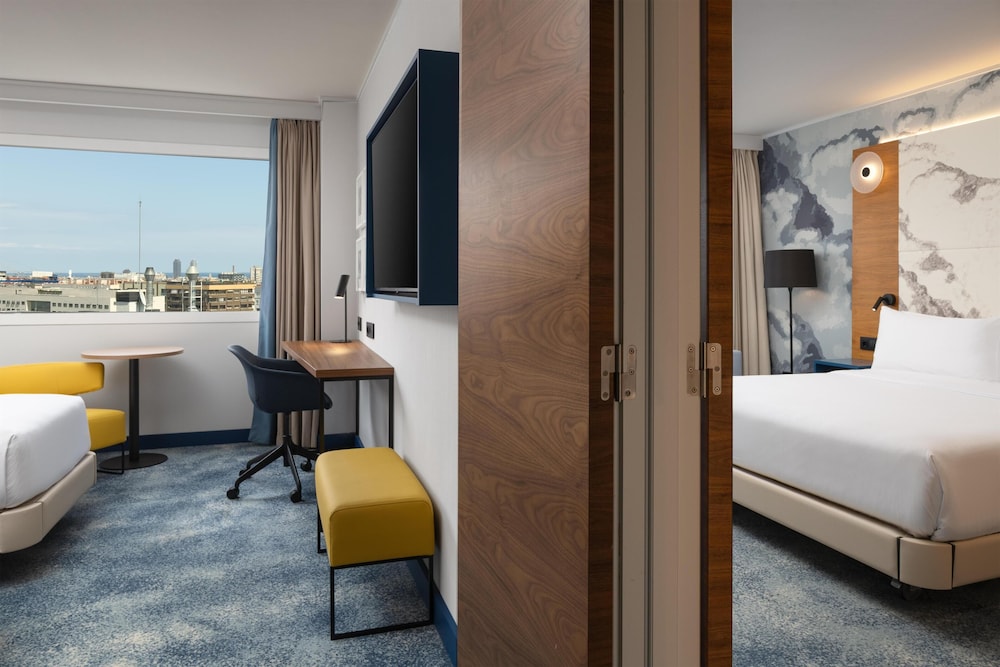 Hilton Barcelona — Hotel rooms in Barcelona, Catalonia