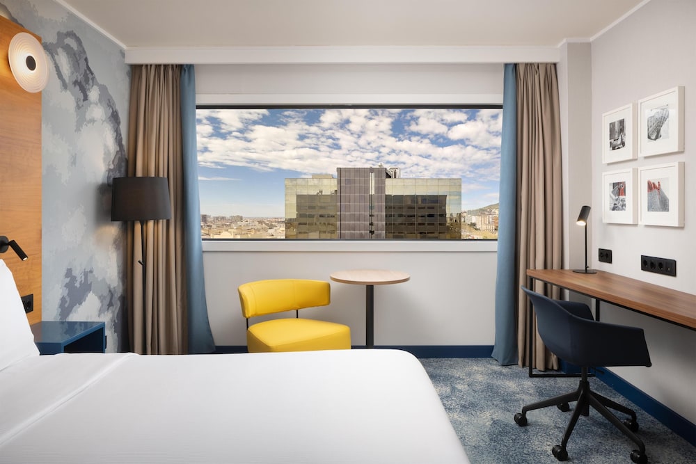 Hilton Barcelona — Hotel rooms in Barcelona, Catalonia