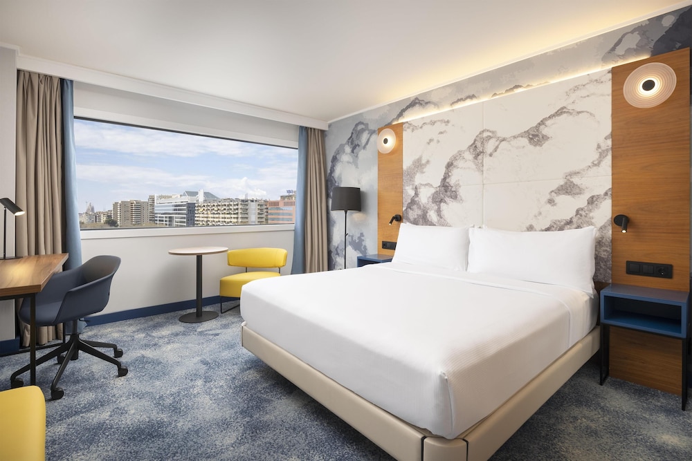Hilton Barcelona — Hotel rooms in Barcelona, Catalonia