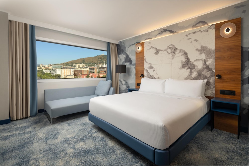 Hilton Barcelona — Hotel rooms in Barcelona, Catalonia
