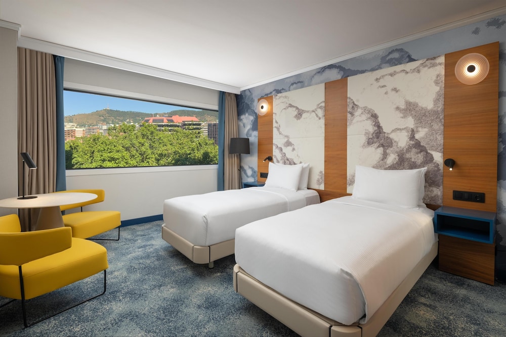 Hilton Barcelona — Hotel rooms in Barcelona, Catalonia